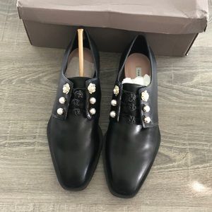 NWT Charles keith oxford 37